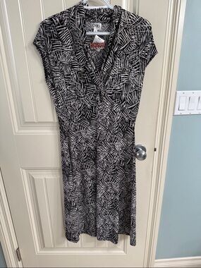 Cleo Black & White Abstract Print Midi Dress